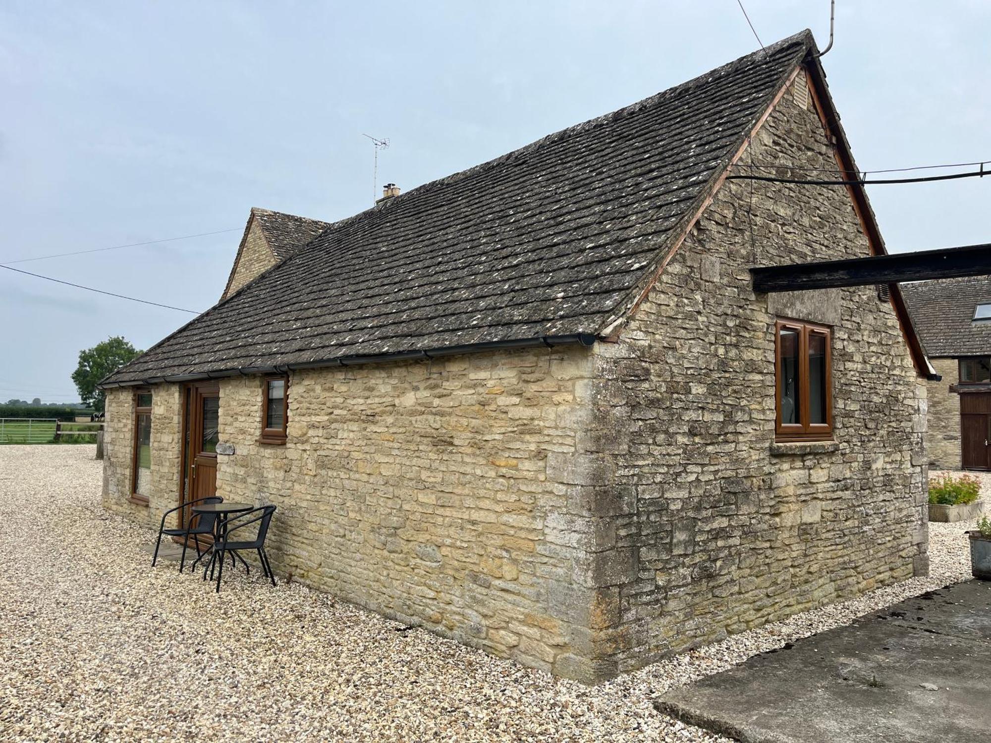 Tupenny Cottage, Old Mill Farm, Cotswold Water Park Cirencester Eksteriør billede