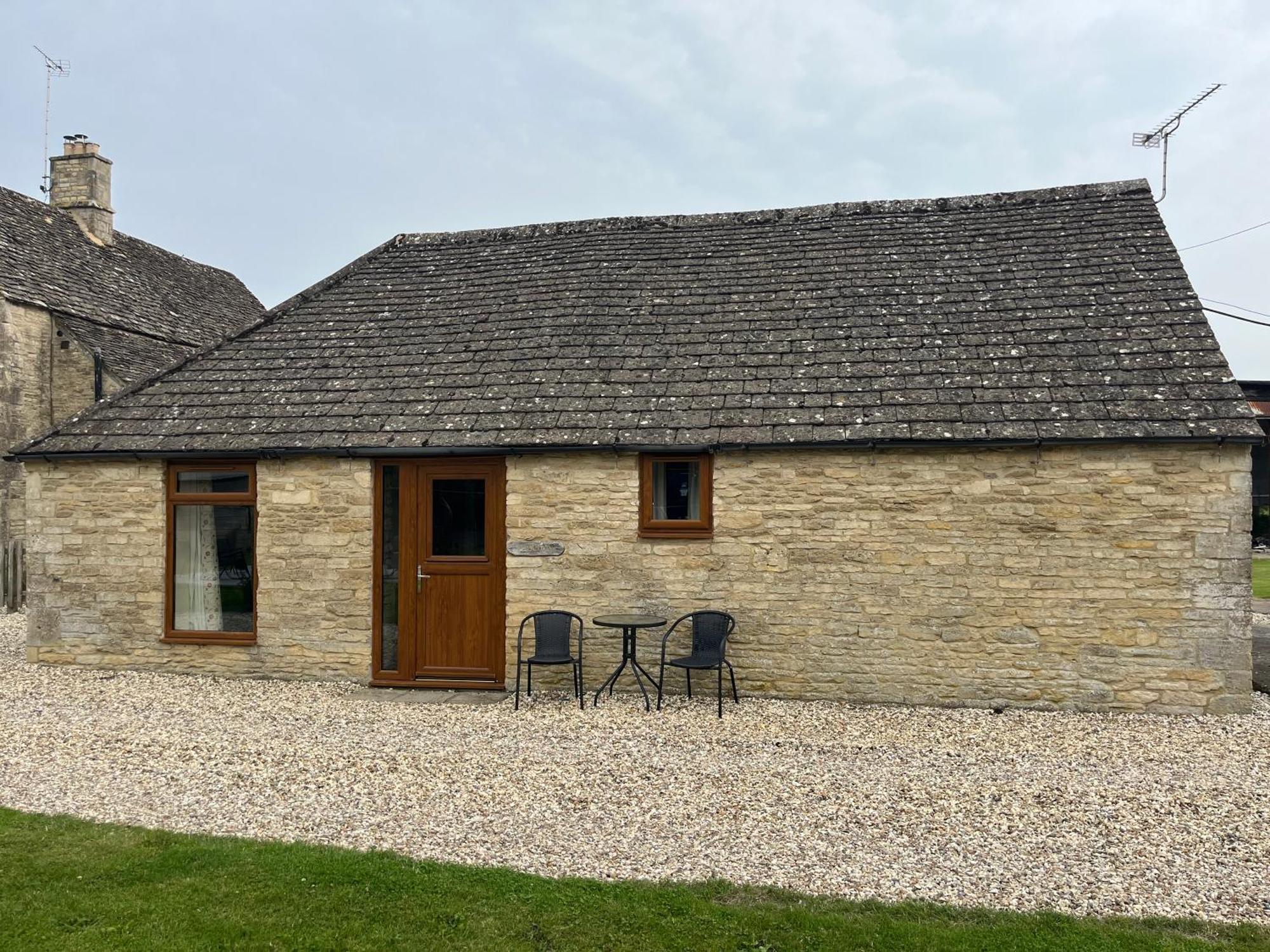 Tupenny Cottage, Old Mill Farm, Cotswold Water Park Cirencester Eksteriør billede